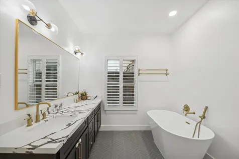 207 Tabor Street Houston TX 77009