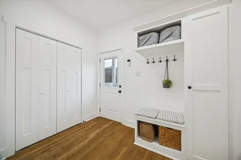 207 Tabor Street Houston TX 77009