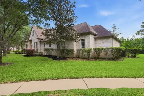 59 Champion Villa Drive Houston TX 77069