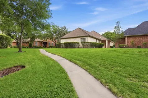 59 Champion Villa Drive Houston TX 77069