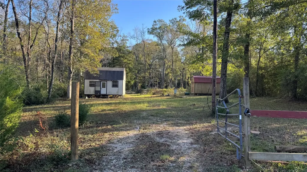 120 Eagle Creek Drive Cleveland TX 77328