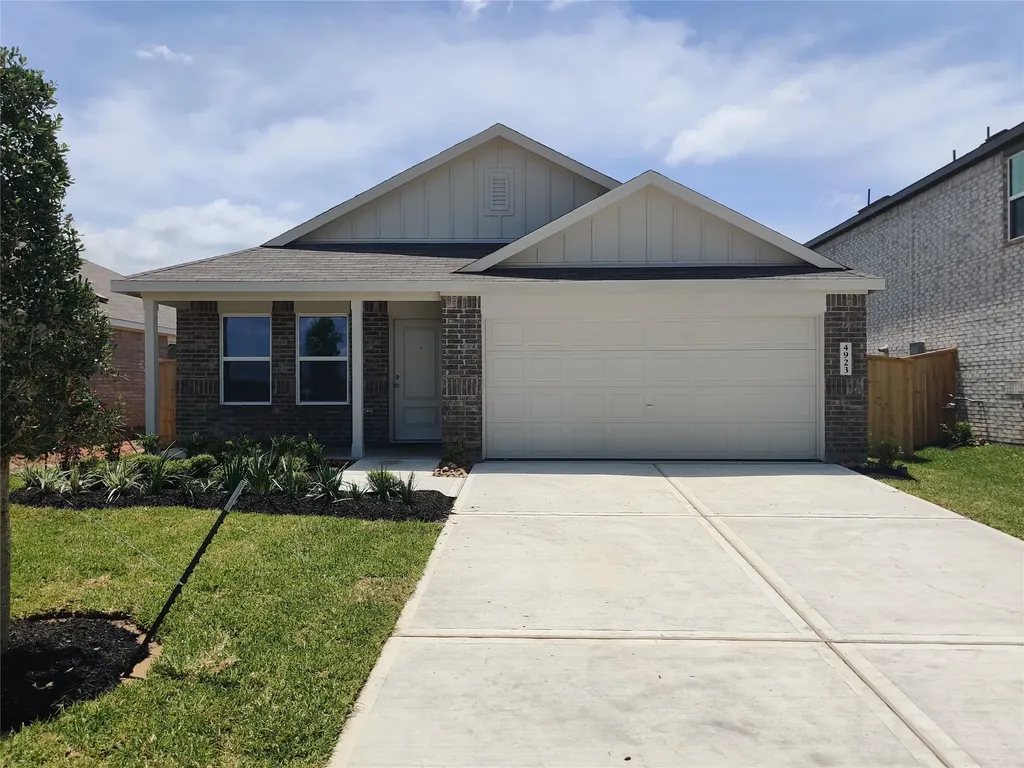 4923 Wild Bergamot Court Needville TX 77461