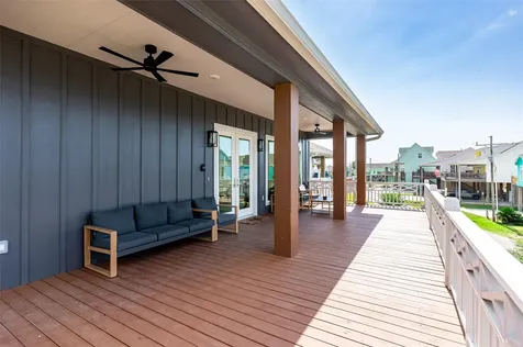 972 Driftwood Drive Crystal Beach TX 77650