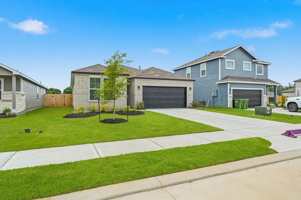 1881 Redwood Lane Dayton TX 77535