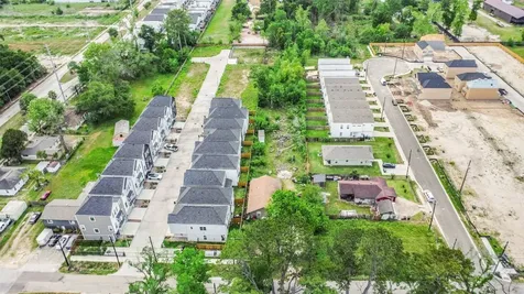 1127 Mansfield Street Houston TX 77091