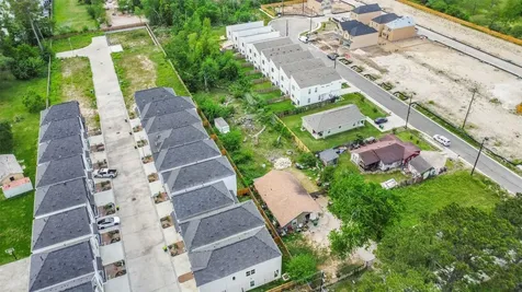1127 Mansfield Street Houston TX 77091