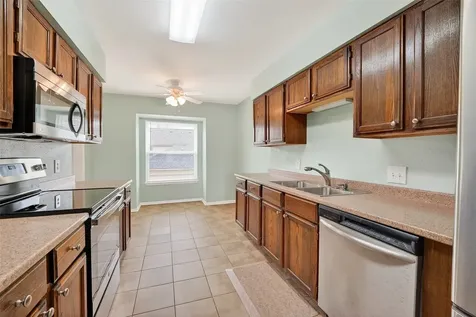 2020 Harbour Drive Seabrook TX 77586