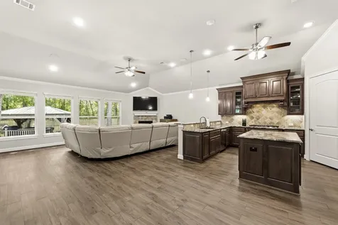 19 S Sandbells Park Lane Montgomery TX 77316