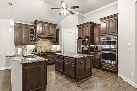 19 S Sandbells Park Lane Montgomery TX 77316