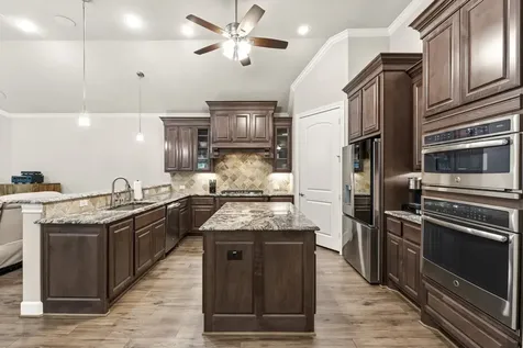 19 S Sandbells Park Lane Montgomery TX 77316