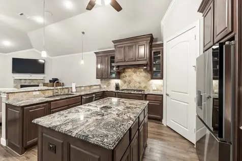 19 S Sandbells Park Lane Montgomery TX 77316