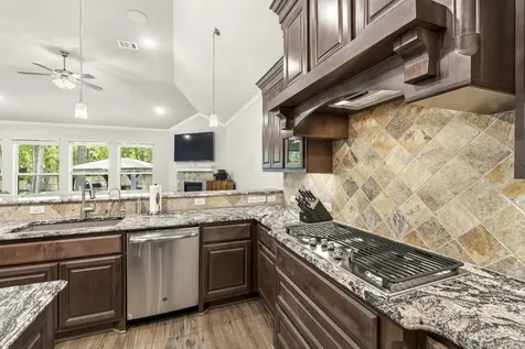 19 S Sandbells Park Lane Montgomery TX 77316