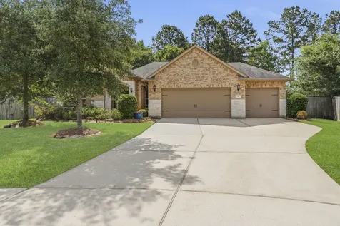 19 S Sandbells Park Lane Montgomery TX 77316