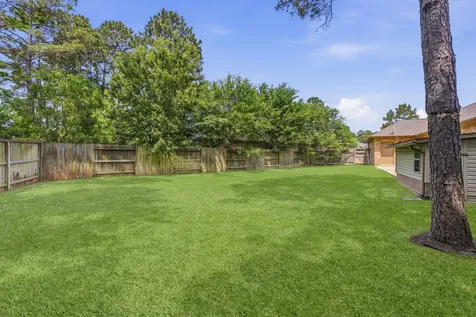 19 S Sandbells Park Lane Montgomery TX 77316