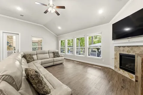 19 S Sandbells Park Lane Montgomery TX 77316