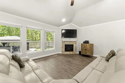 19 S Sandbells Park Lane Montgomery TX 77316