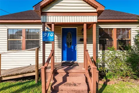 914 S Hill Street Alvin TX 77511