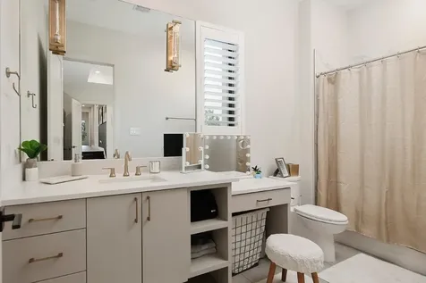 10 Lace Point The Woodlands TX 77382