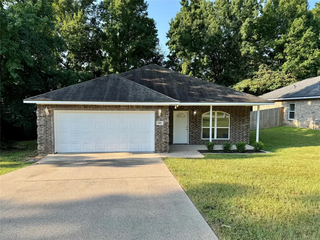 328 Green Leaf Street Huntsville TX 77340