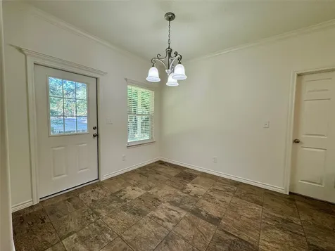 328 Green Leaf Street Huntsville TX 77340