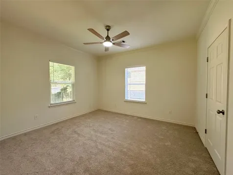 328 Green Leaf Street Huntsville TX 77340