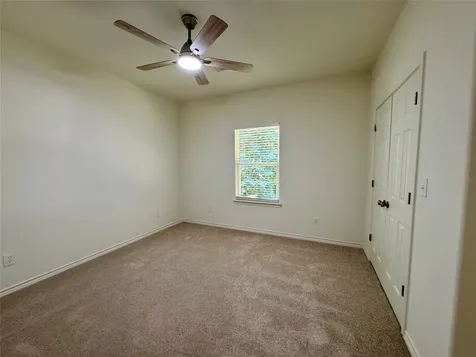 328 Green Leaf Street Huntsville TX 77340