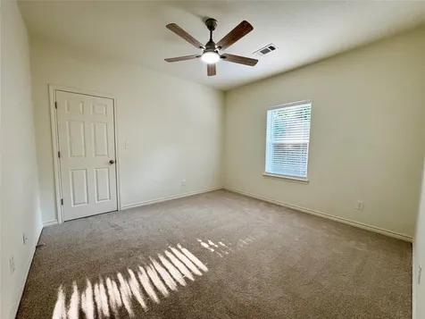 328 Green Leaf Street Huntsville TX 77340