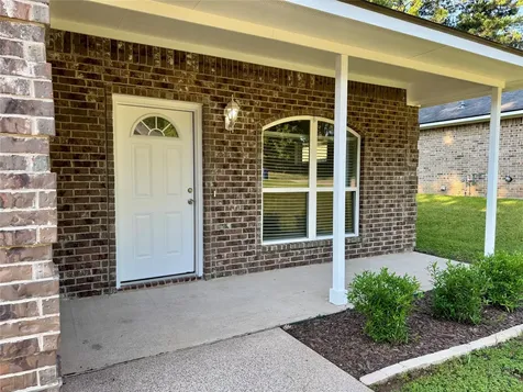 328 Green Leaf Street Huntsville TX 77340