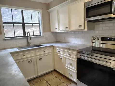 2823 Whitman Drive Montgomery TX 77356
