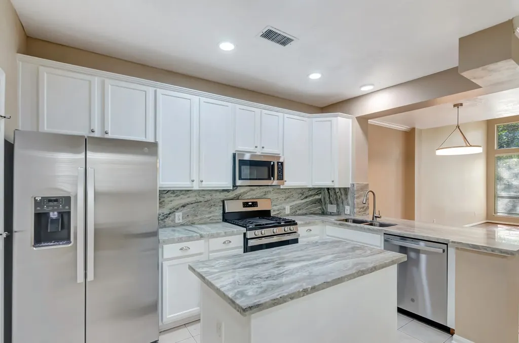 126 Wintergreen The Woodlands TX 77382