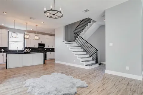5522 Kiam Street A Houston TX 77007