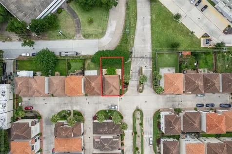 6035 N Arrowana Lane Houston TX 77036