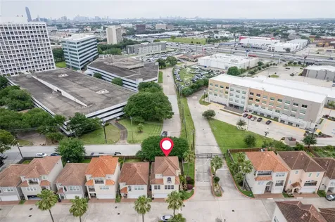6035 N Arrowana Lane Houston TX 77036