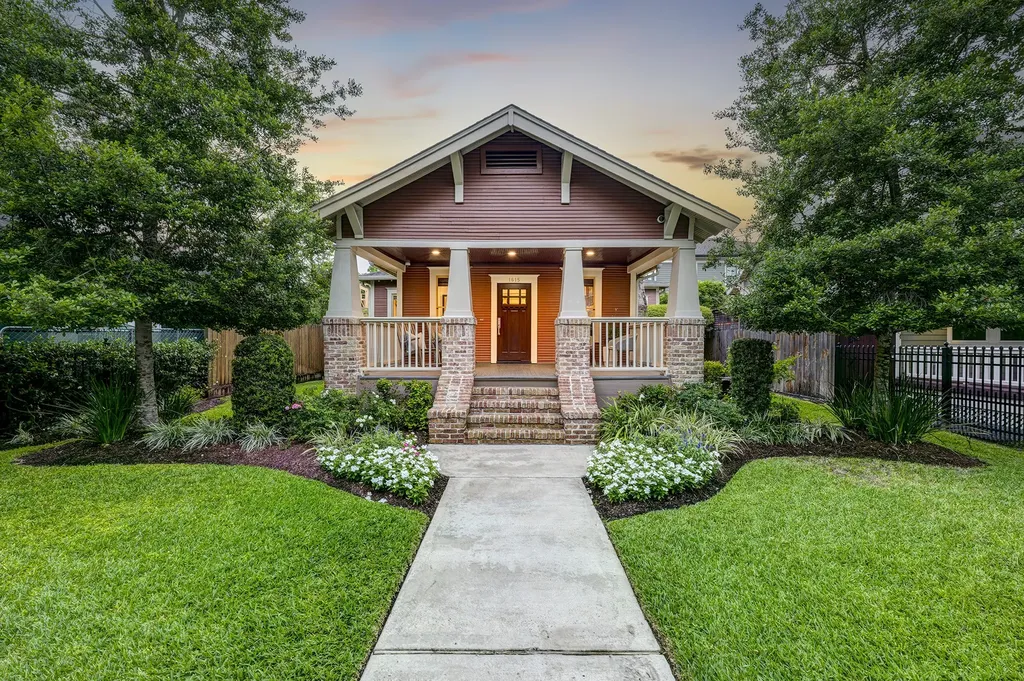 1615 Columbia Street Houston TX 77008
