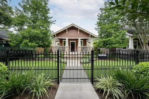 1615 Columbia Street Houston TX 77008