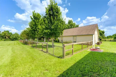 922 Agg Road Tomball TX 77375