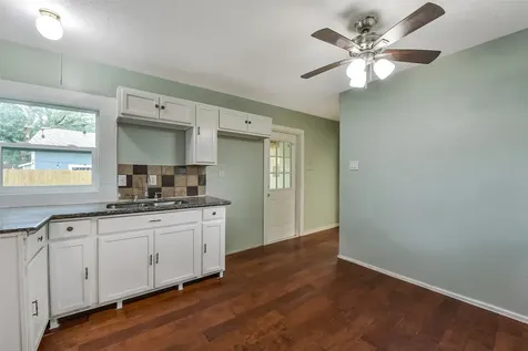 228 16th Avenue N Texas City TX 77590