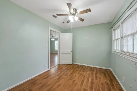 228 16th Avenue N Texas City TX 77590