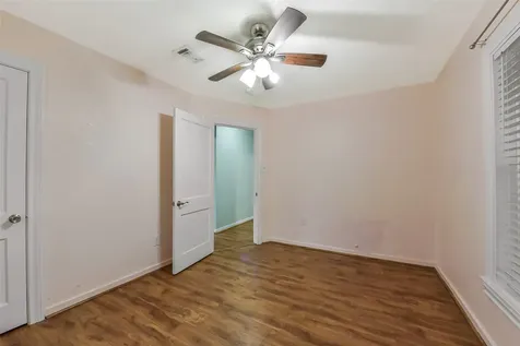 228 16th Avenue N Texas City TX 77590