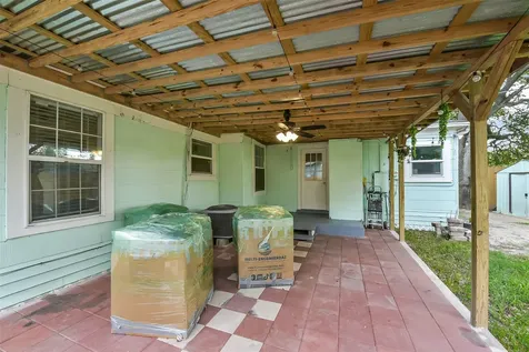 228 16th Avenue N Texas City TX 77590