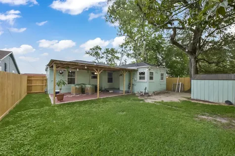 228 16th Avenue N Texas City TX 77590