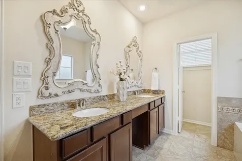 888 Fisher Street Houston TX 77018