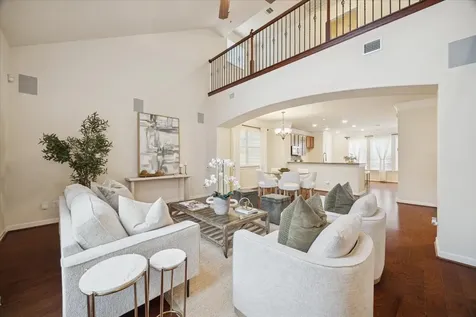 888 Fisher Street Houston TX 77018