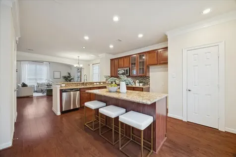 888 Fisher Street Houston TX 77018