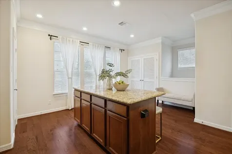 888 Fisher Street Houston TX 77018