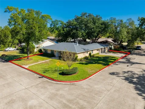 4402 Fallbrook Drive Houston TX 77018