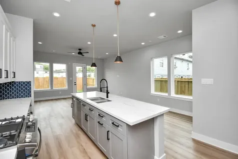 6817 Peerless Street Houston TX 77021