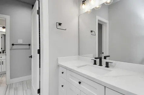 6817 Peerless Street Houston TX 77021