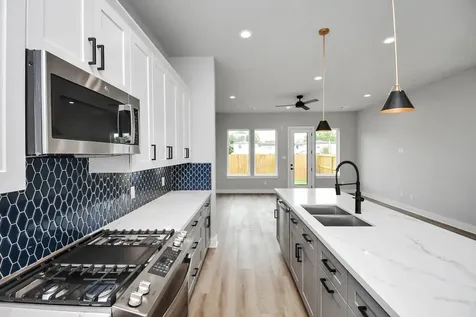 6817 Peerless Street Houston TX 77021