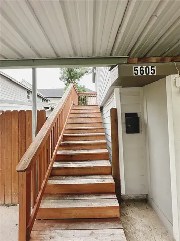 5605 Robertson Street Houston TX 77009